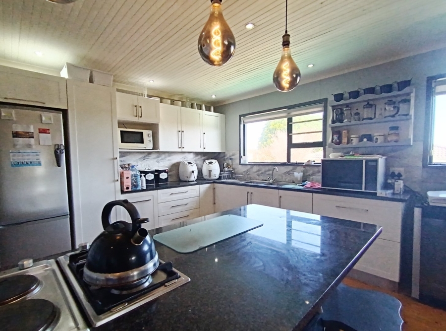 3 Bedroom Property for Sale in Stilbaai Wes Western Cape